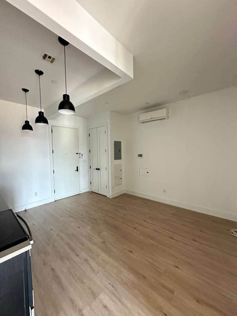 photo_2025-10-22_00-00-49