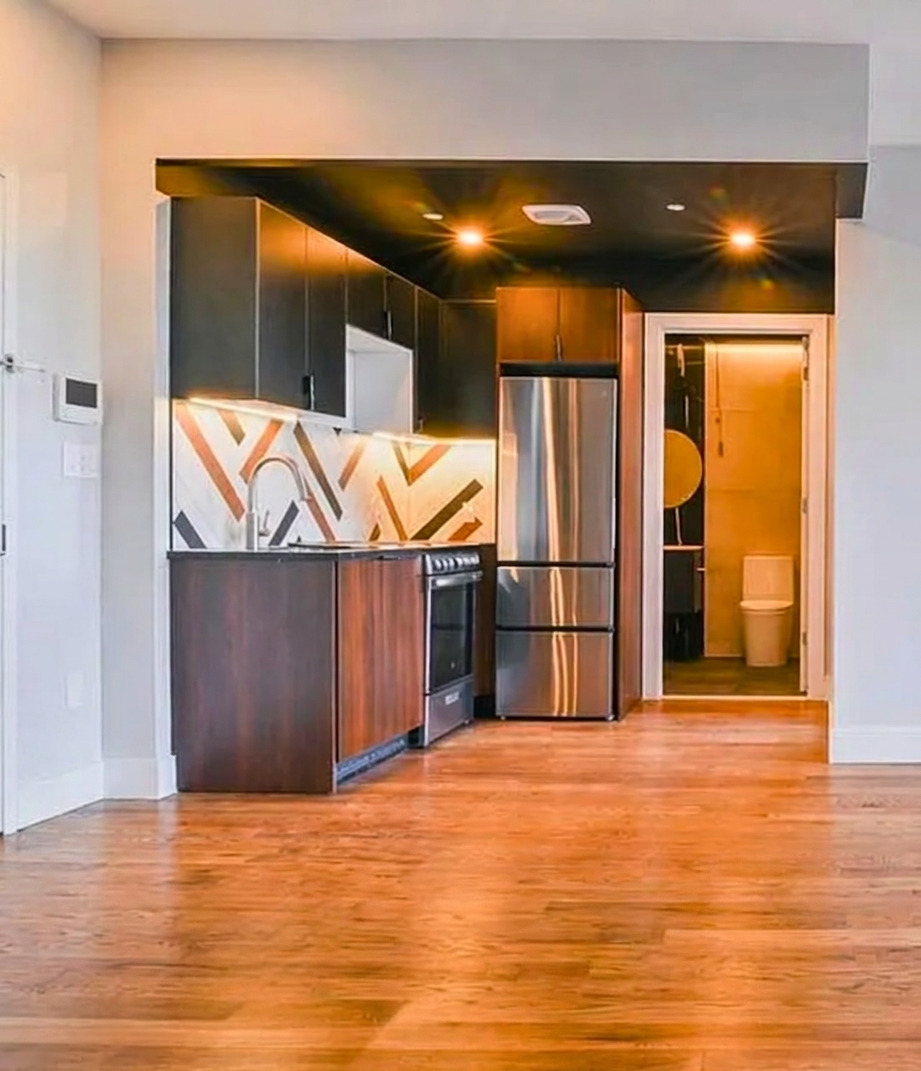 680 East 21st Street, Unit #6A
