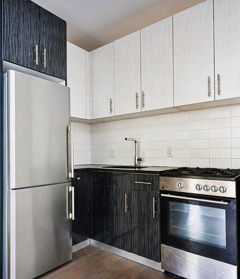 824 St Johns, Unit #3F